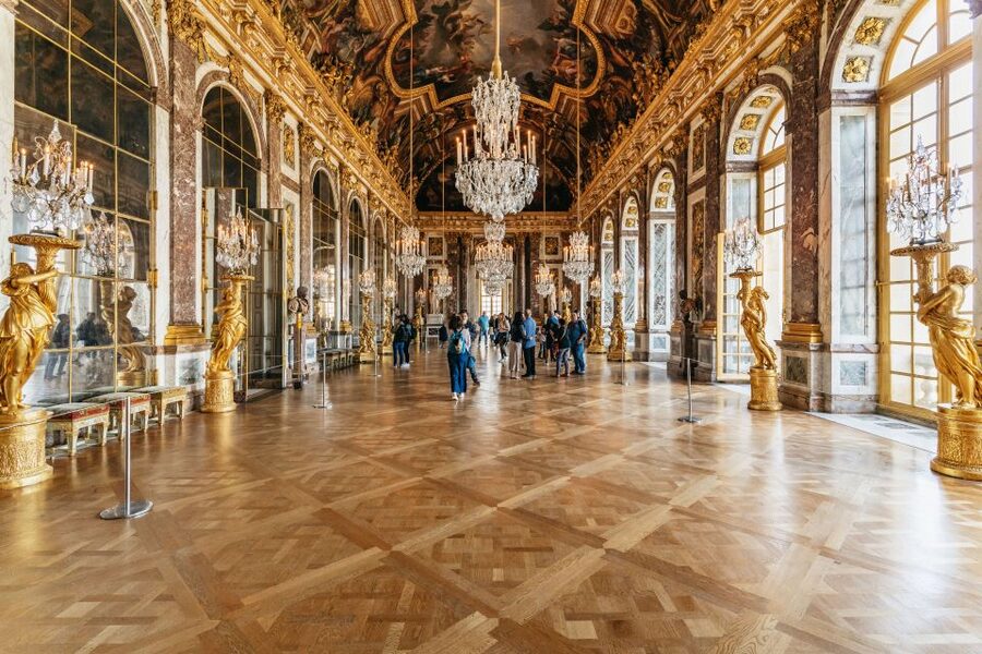 Versailles: Skip-the-Line Tour of Palace with Gardens Access - Who will get the most from this tour?