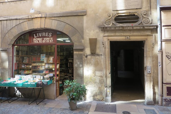 Vieux Lyon Cultural & Historical Walking Guided Tour (English) - A courtyard look at cinema miniatures