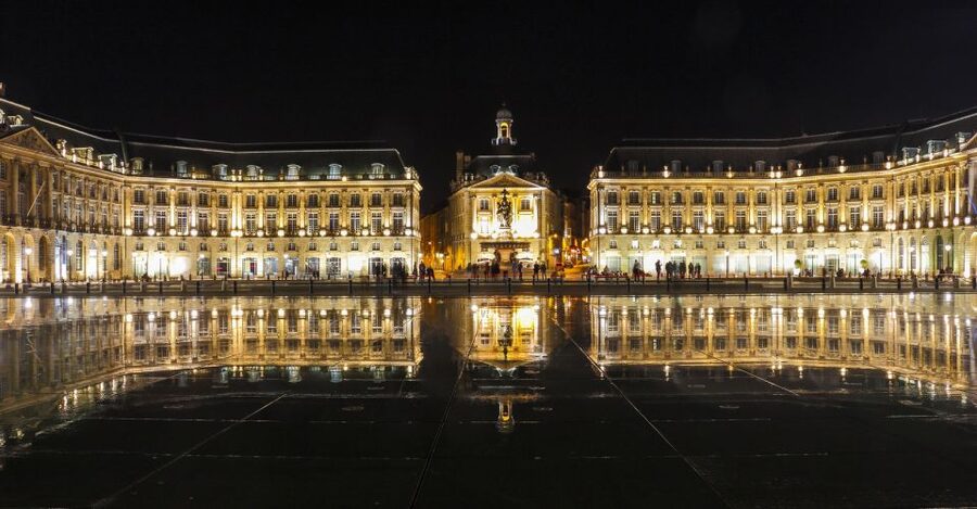 Welcome to Bordeaux: Private Walking Tour with a Local - A first walk that fits your Bordeaux plans