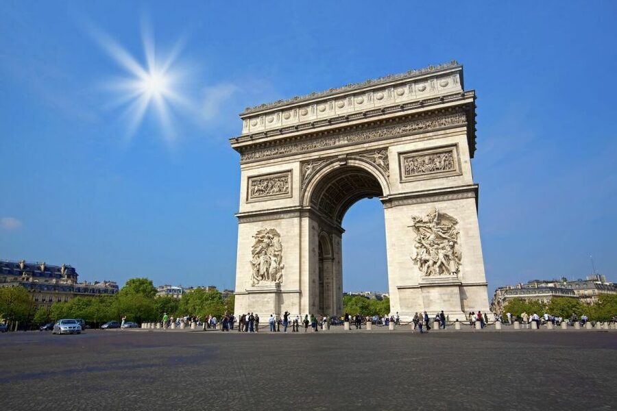 Welcome to Paris Day Trip from London via Train - One hour on the Seine