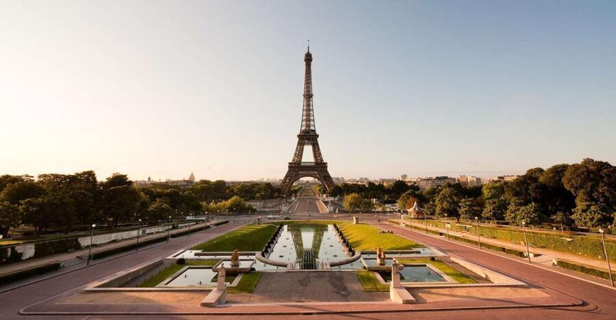 Welcome to Paris Day Trip from London via Train - Eurostar to Paris in 2 hours and 15 minutes