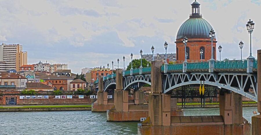 Welcome to Toulouse: Private Walking Tour with a Local - Key points at a glance
