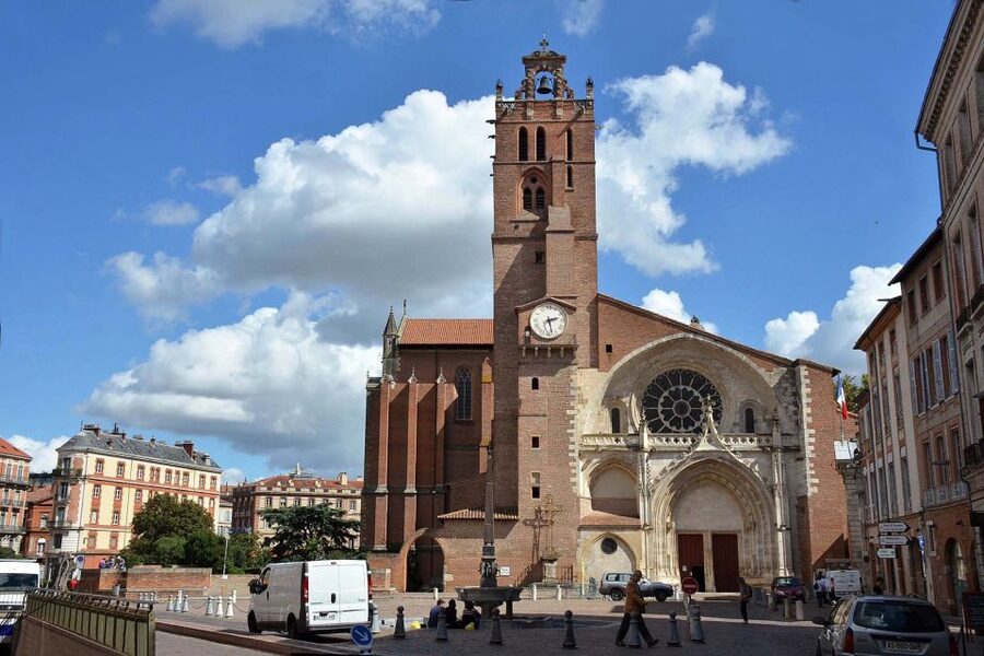 Welcome to Toulouse: Private Walking Tour with a Local - Meeting Felipe and exploring Toulouse’s old center
